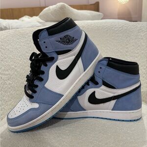 Nike Air Jordan 1 Retro High OG University Blue